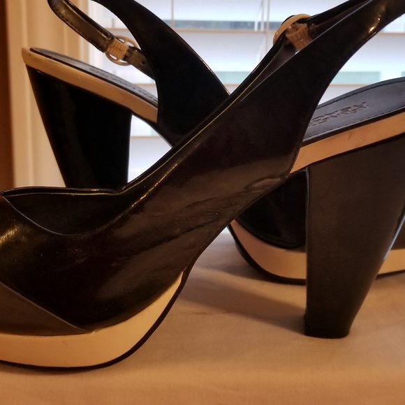 Kenneth Cole black and White womens shoes size 7.5 - Picture 4 of 4